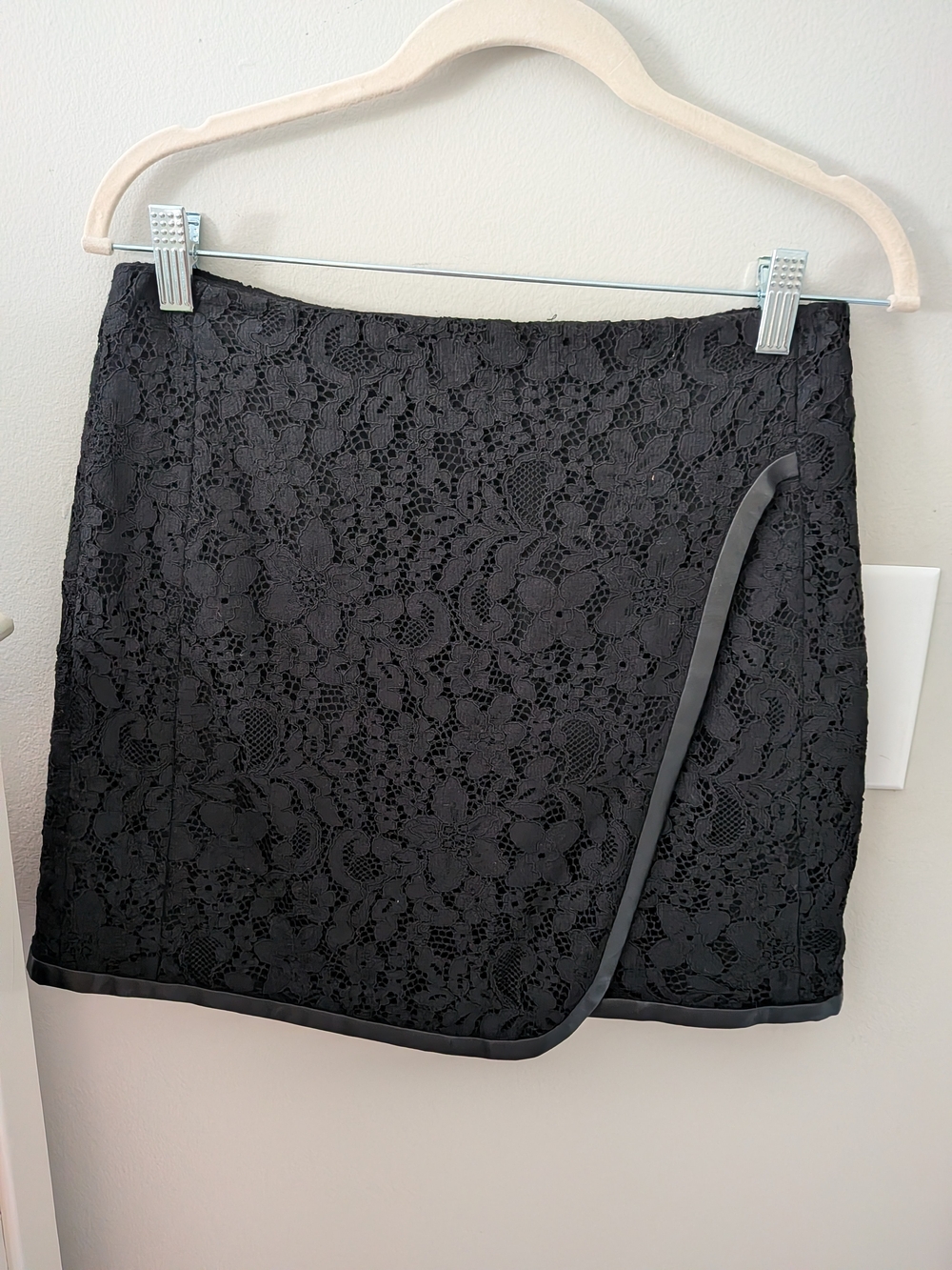 NWT Rebecca Taylor Black Lace Wrap Mini Skirt Faux Leather Trim Size 2 $325